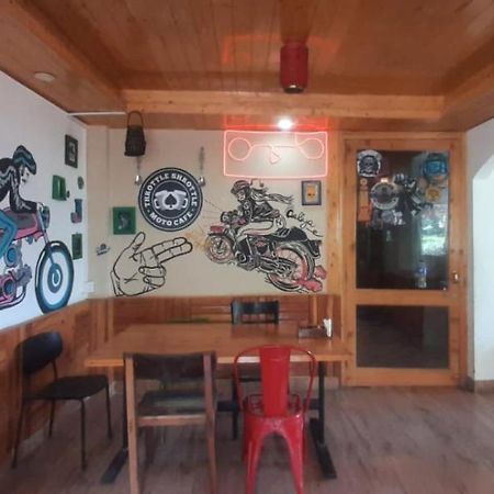מנאלי Throttle Shrottle Moto Hostel מראה חיצוני תמונה