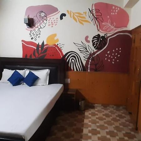 מנאלי Throttle Shrottle Moto Hostel מראה חיצוני תמונה