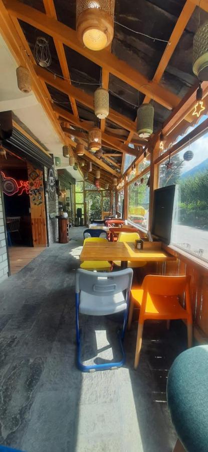 מנאלי Throttle Shrottle Moto Hostel מראה חיצוני תמונה