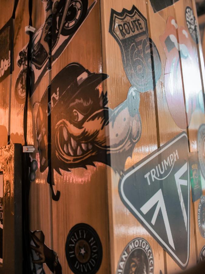 מנאלי Throttle Shrottle Moto Hostel מראה חיצוני תמונה