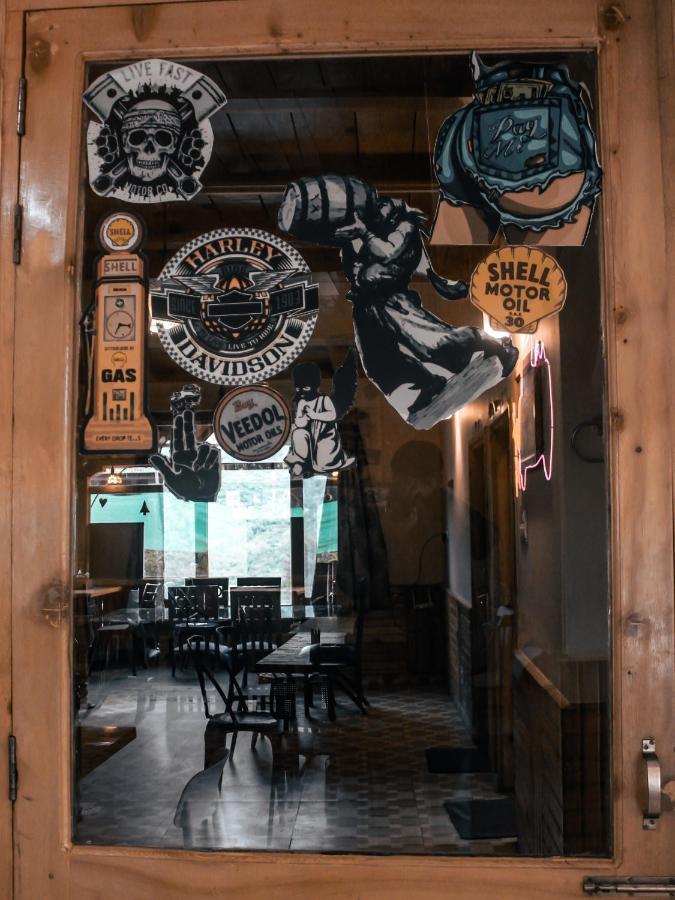 מנאלי Throttle Shrottle Moto Hostel מראה חיצוני תמונה
