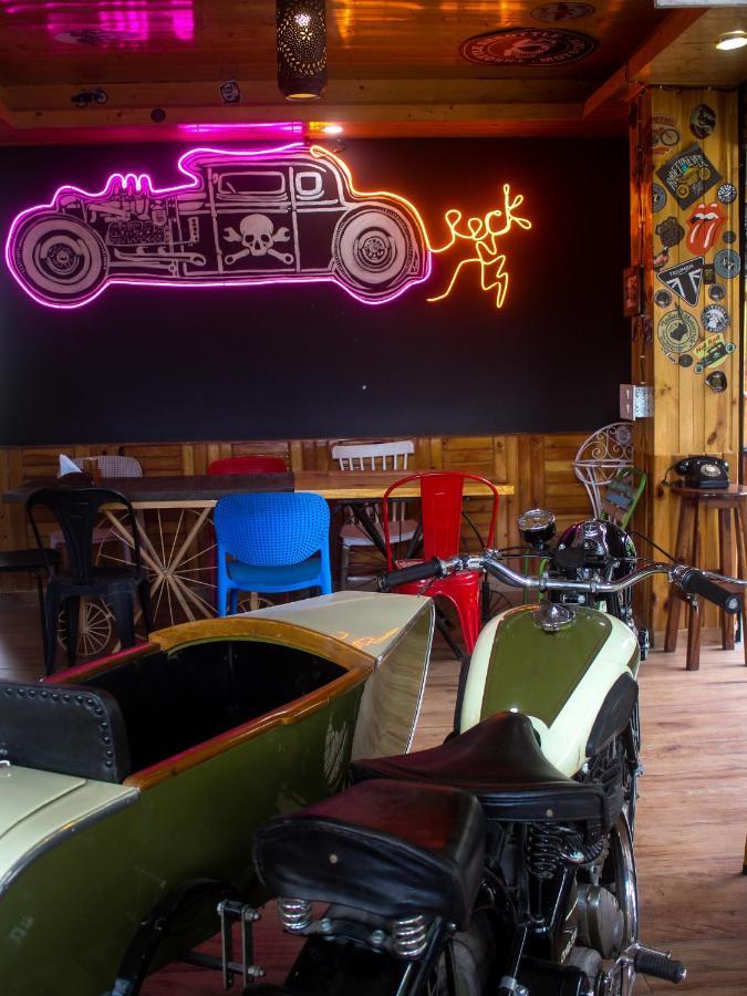 מנאלי Throttle Shrottle Moto Hostel מראה חיצוני תמונה
