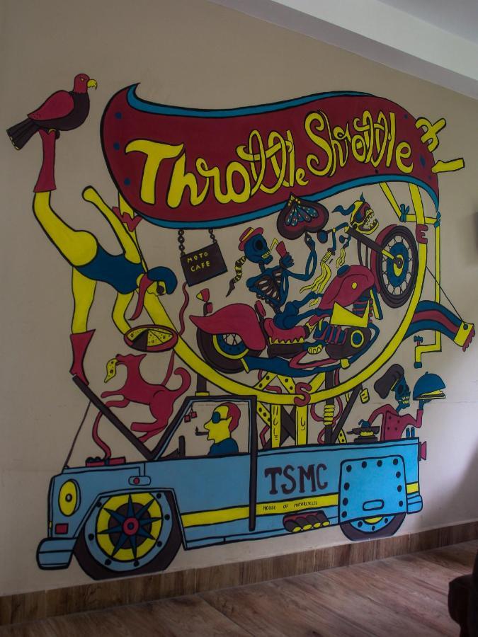 מנאלי Throttle Shrottle Moto Hostel מראה חיצוני תמונה